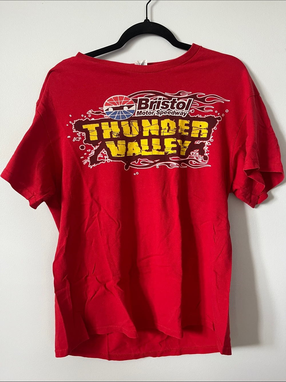 Bristol Motor Speedway Thunder Valley Red Graphic Tee large